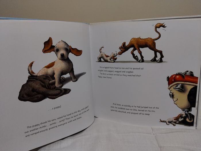 Otis The tractor and the Puppy by Loren Long hardback book