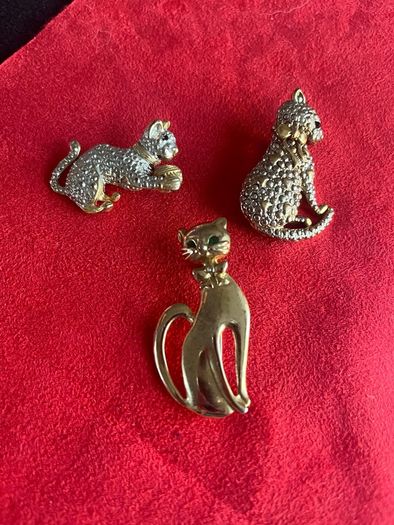 cat brooch