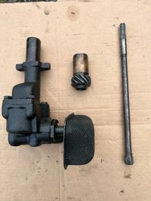Land Rover Series oil pump