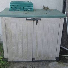 Keter Garden Storage Bunker (damaged) see photos