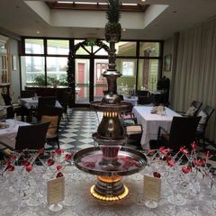 Champagne Fountain