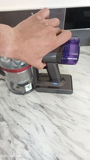 Brand new Dyson V8 Advanced