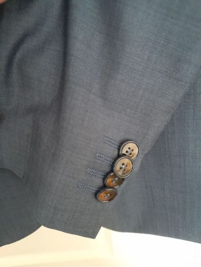 Brand new suit.Size 44R