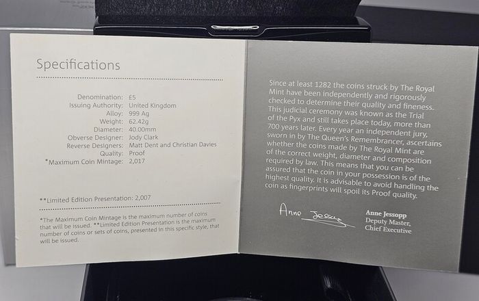 Royal Mint 2020 Silver Proof. 999 2oz Silver 5 Pounds Pay Attention 007 in Original Holder with COA