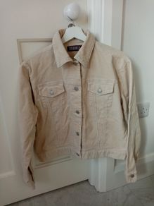 Short cream cordruoy jacket