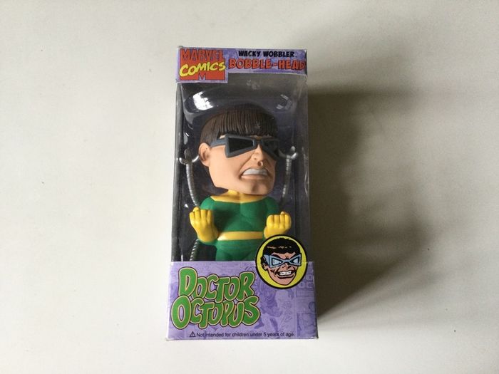 wacky wobbler Bobble Head