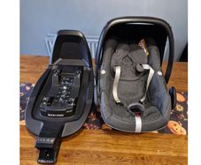 Maxi Cosi Pebble Baby Car Seat and Iso-fix base