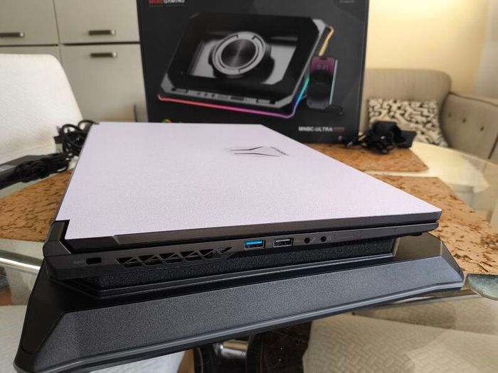 Gaming Laptop Clevo Erazer i5 12450H 8/12 RTX4050 6GB 75W 16GB DDR4 3200Mhz 512GB Nvme Pcie 4.0 17.3" FHD 144hz Ips 300nits Win11 RGB Cooler Mouse