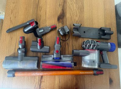 Dyson v8 Absolute