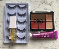 Makeup bundle
