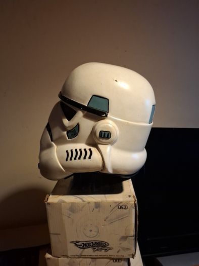 starwars stormtroopers helmat.