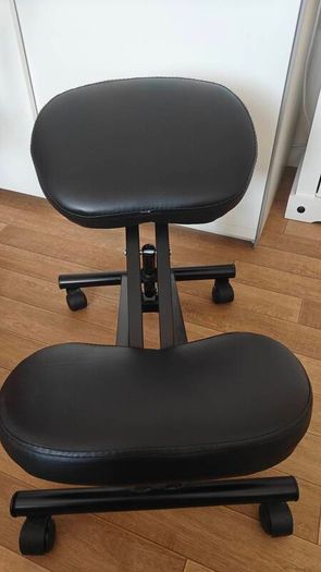 kneeling chair