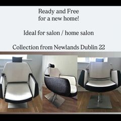 1 Salon chair free and ready for collection
