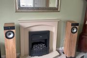 Award winning Fyne Audio F302i floorstanding loudspeakers stunning Oak with magnetic Grille 120W
