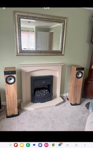 Award winning Fyne Audio F302i floorstanding loudspeakers stunning Oak with magnetic Grille 120W