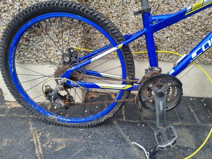 bike kids carrrera needs fixing