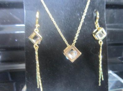 !8Kt Gold Plated pendant and Earrings