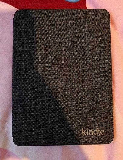 Amazon Kindle Paperwhite Gen 12 Signature Edition + Official Case