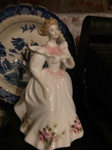 Royal Doulton figurine"Gillian"