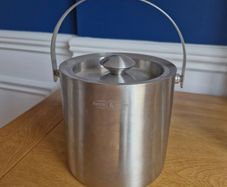 Maison and White Ice Bucket 2L with tongs