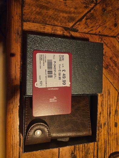 C secure wallet