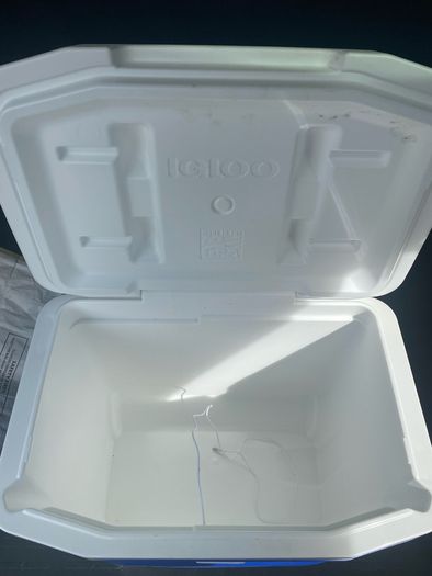 Igloo Laguna Roller Cooler Box 26L with Integrated Thermometer