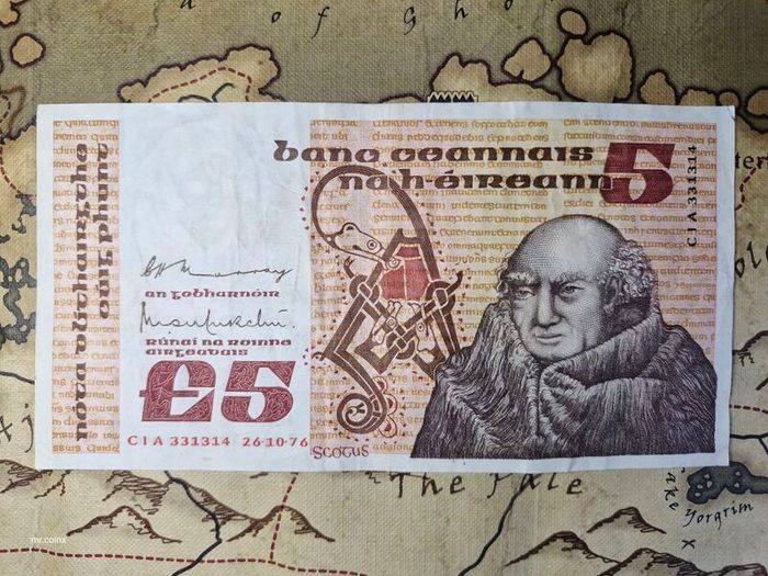 5 Pound B Series 26/10/76 (first Year) Irish Note