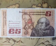 5 Pound B Series 26/10/76 (first Year) Irish Note