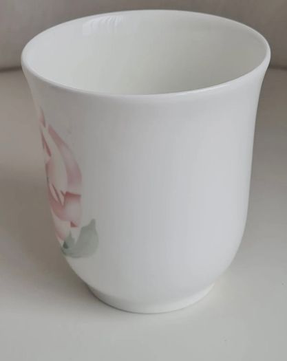 Cacharel Anais Anais Royal Doulton Toothbrush holder or vase