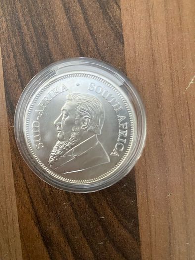 4 silver oz coins & 0.5g gold coin