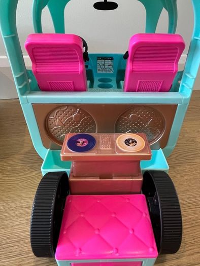 L.O.L. Surprise dolls! LOL Glam n Go Camper van.