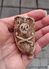 Vintage skull and bones clay pipe bowl