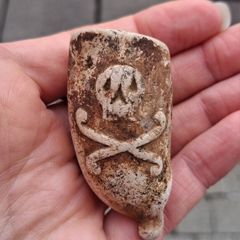 Vintage skull and bones clay pipe bowl