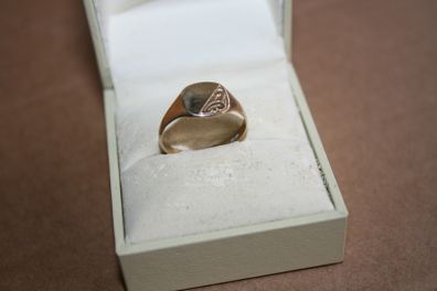 9ct Oval Signet Ring Yellow Gold Mens Ring 375 - 1,6g