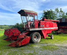 Massey Ferguson 525 Superduty Combine