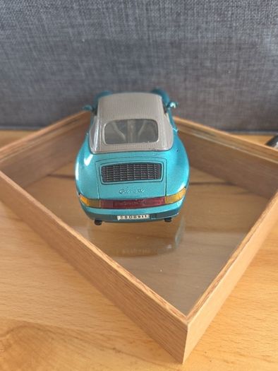 Welly Porsche 911 Carrera Cabriolet (993) 1:24 Diecast Model