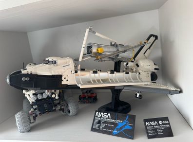 LEGO 10283 NASA Space Shuttle Discovery