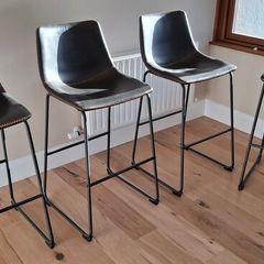 High stools / chairs