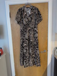 Dunnes Stores Printed Dress.  S.16.  B.N.W.T.