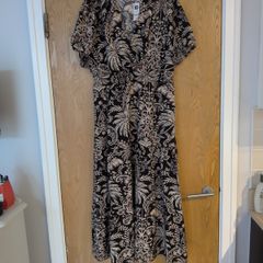 Dunnes Stores Printed Dress.  S.16.  B.N.W.T.