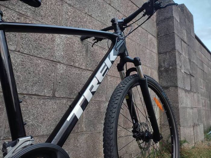 TREK Dual Sport 2