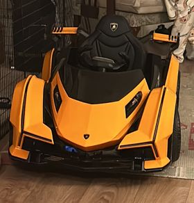 Kids electric ride on car