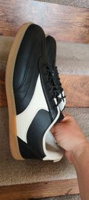 Sneakers size 7