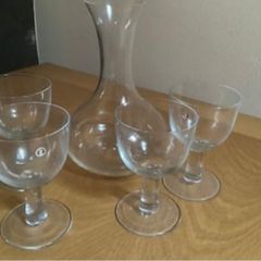Wine Decanter & 4 Wine Glasses