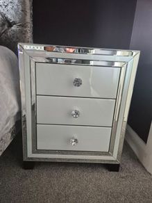 Bedside Lockers for Sale