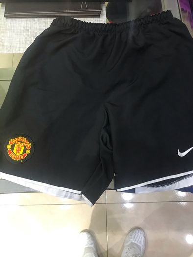 football shorts man utd medium
