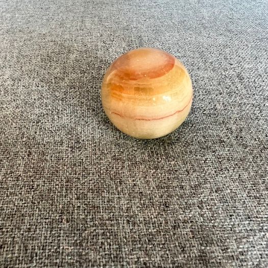 Crystal natural onyx sphere 3cm
