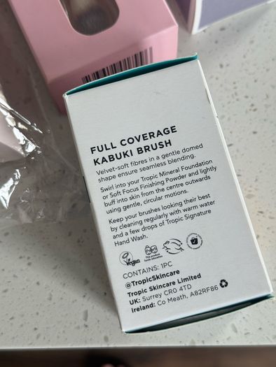 Face makeup brushes