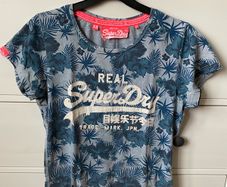 Superdry t-shirt / top for women / ladies. Size XS.
