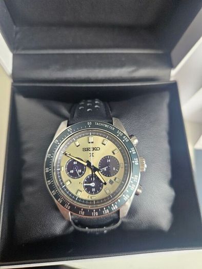 Seiko 5 sport Champagne dial with green bezel